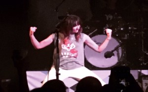 KT Tunstall showing off her Bucky Badger - photo by True Endeavors