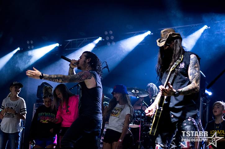 Saliva closing out the night at Music Fights Back - photo by Tricia Starr- TStarr Photography